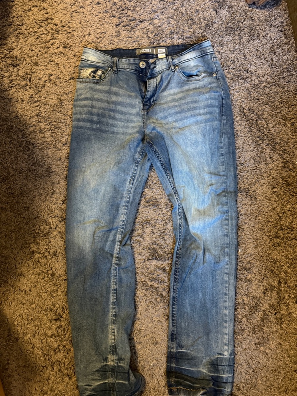 Cultura Men's Medium Wash Distressed Blue Jeans - 34x32 Athletic Fit - Like New